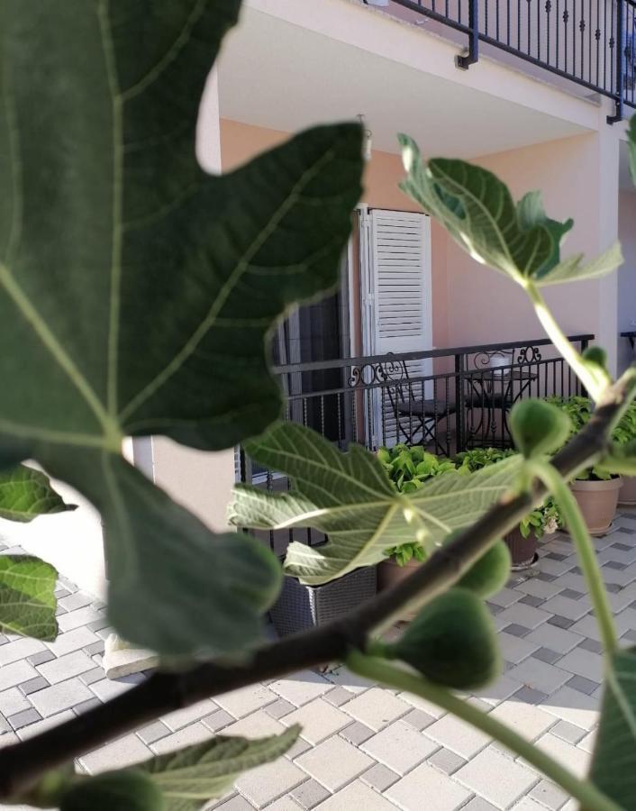 Apartmán Ena Turanj Exteriér fotografie