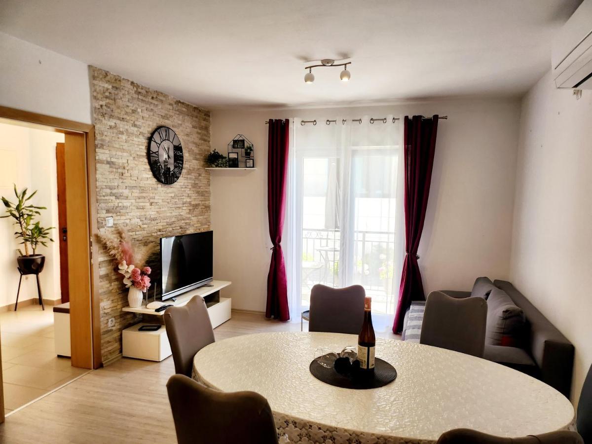 Apartmán Ena Turanj Exteriér fotografie